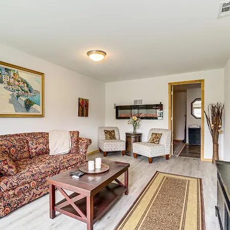 9 Acres, Pick Your Own Apples Cabin In Arlington!